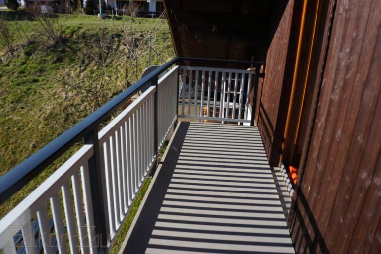 Balkon mit stabilen und leichten Paneelen von Design Composite