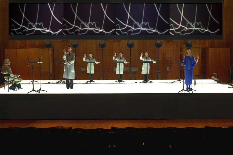 Bühne mit leichten und belastbaren Paneelen für Veranstaltungen