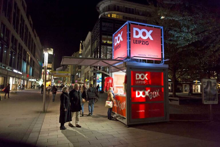 DOX BOX Leipzig mit robusten, leichten und langlebigen Paneelen von Design Composite