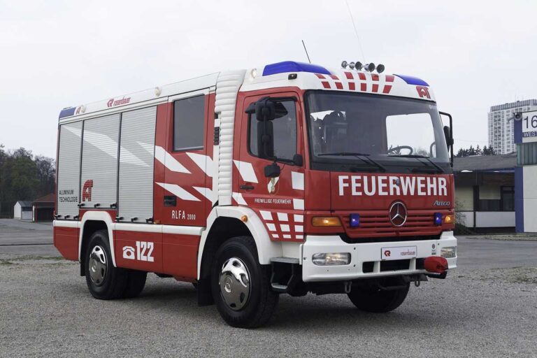 Paneellösungen für Feuerwehrfahrzeuge mit hoher Stabilität und geringem Gewicht