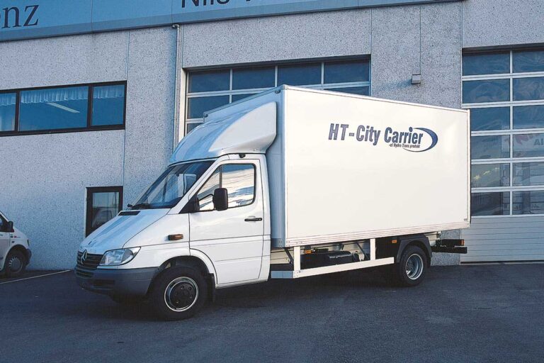 HT City Carrier Transporter mit Paneellösungen von Design Composite