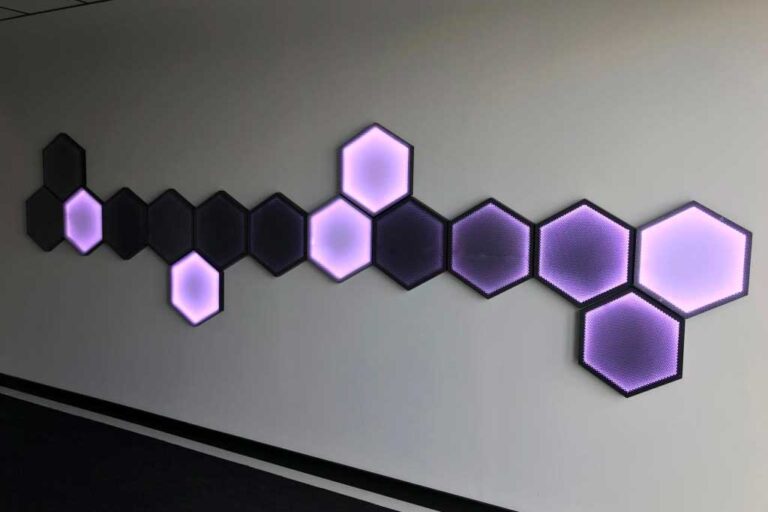 Wandpaneele mit Beleuchtungseffekt für modernes Raumdesign