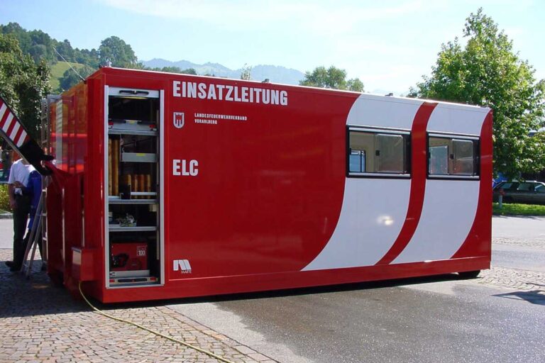 Mobile Einsatzzentrale mit robusten und leichten Paneelen