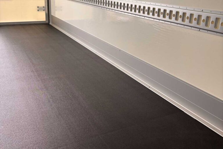 LKW-Leichtbauboden mit stabiler, optimierter Struktur