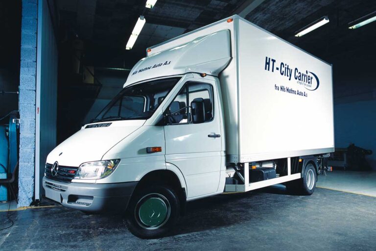 HT-City Carrier mit innovativen Leichtbau-Paneelen für Lieferfahrzeuge