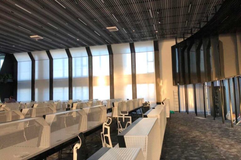 Innenraumgestaltung mit modularen und schallabsorbierenden Wandpaneelen