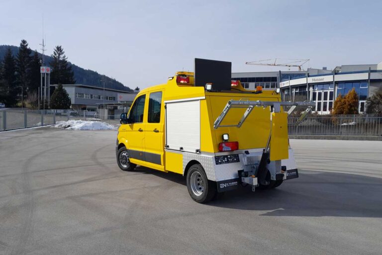 Abschleppwagen mit Leichtbau-Paneelen von Design Composite