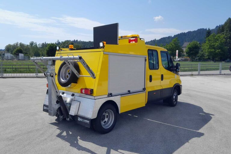 Abschleppdienst mit langlebigen Paneellösungen von Design Composite