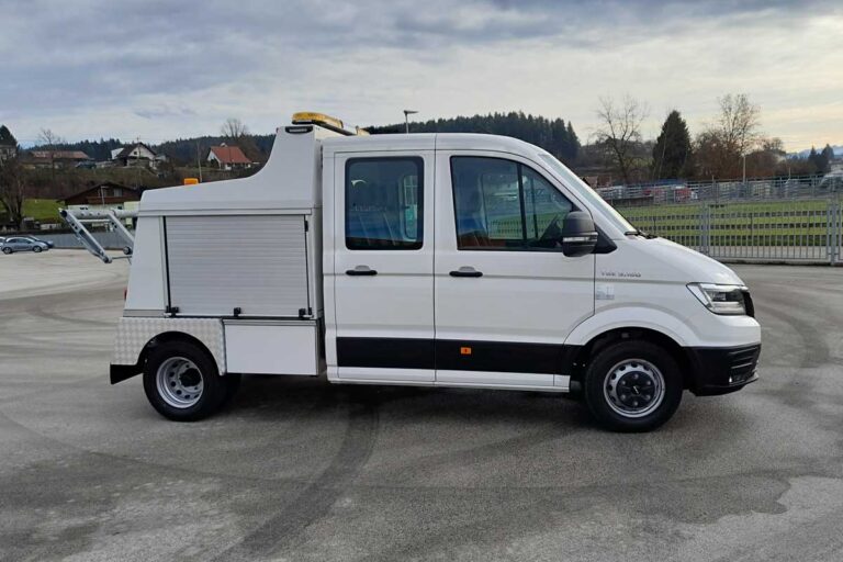 Abschleppfahrzeug mit leichten und stabilen Paneelen von Design Composite