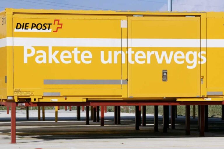 Paneellösungen für die Post-Transportcontainer