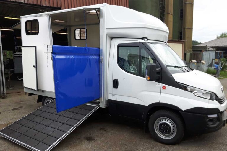 Transporter mit stabilen, leichten Paneellen von Design Composite