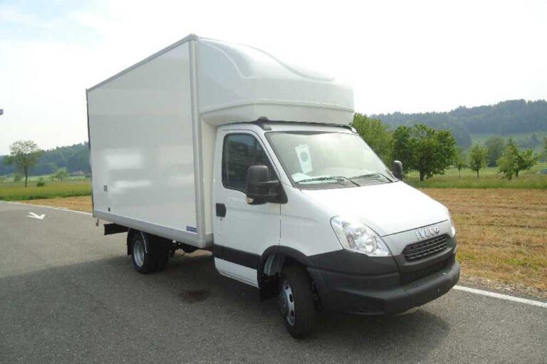 Transporter mit langlebigen Paneelen von Design Composite