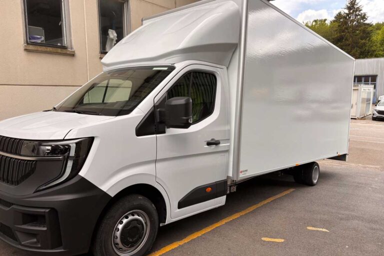 Transporter mit stabilen Paneelen von Design Composite