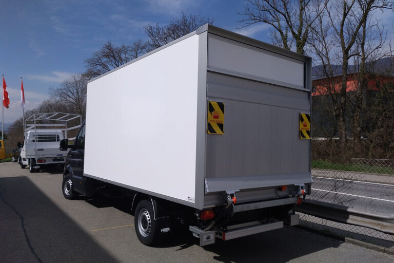 Nutzkraftwagen mit effizienten Paneellösungen von Design Composite